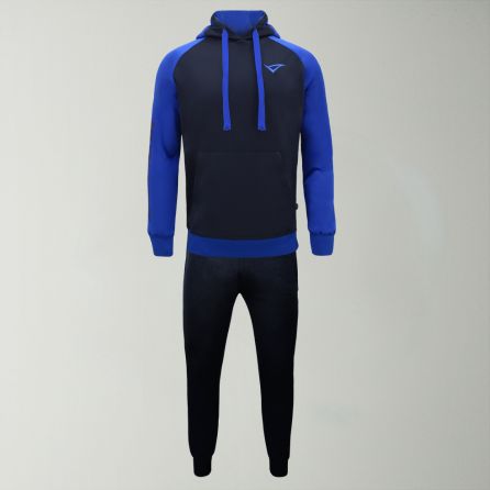 Chándal deportivo completo almacenado