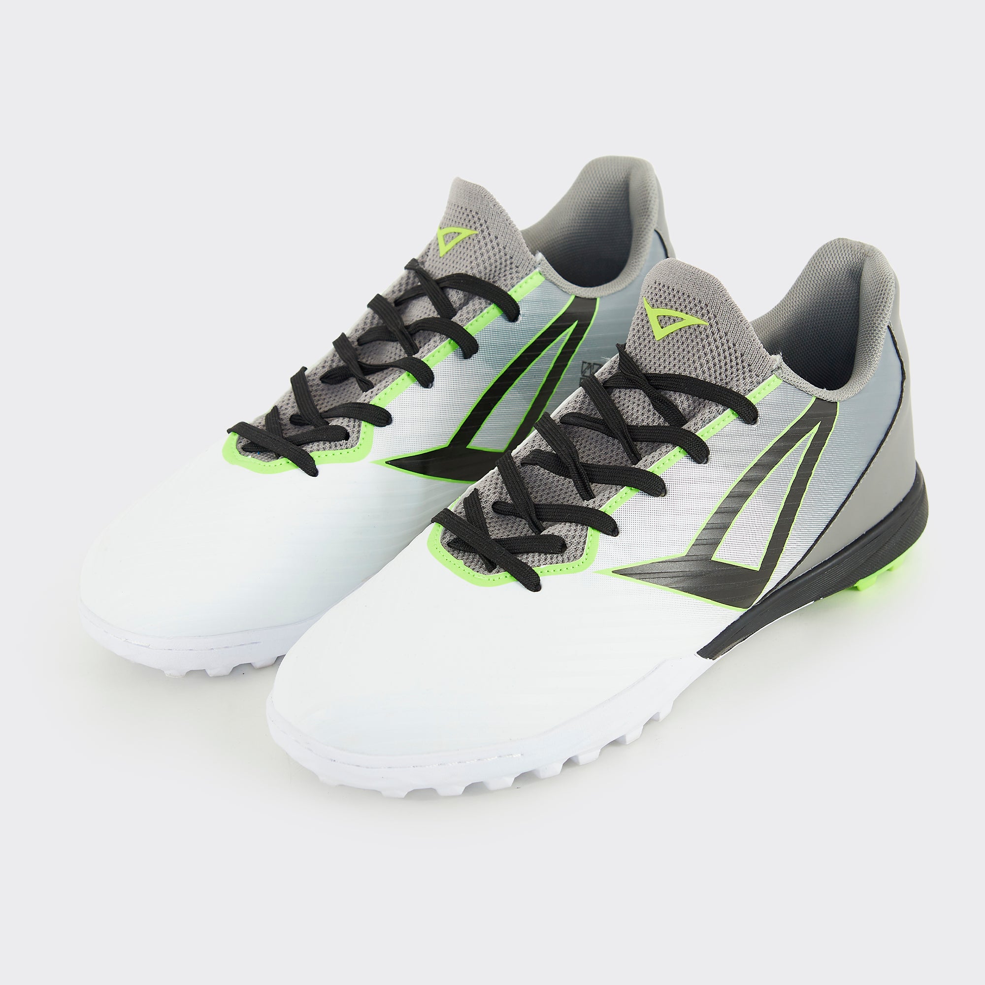 Delta futsal shoe
