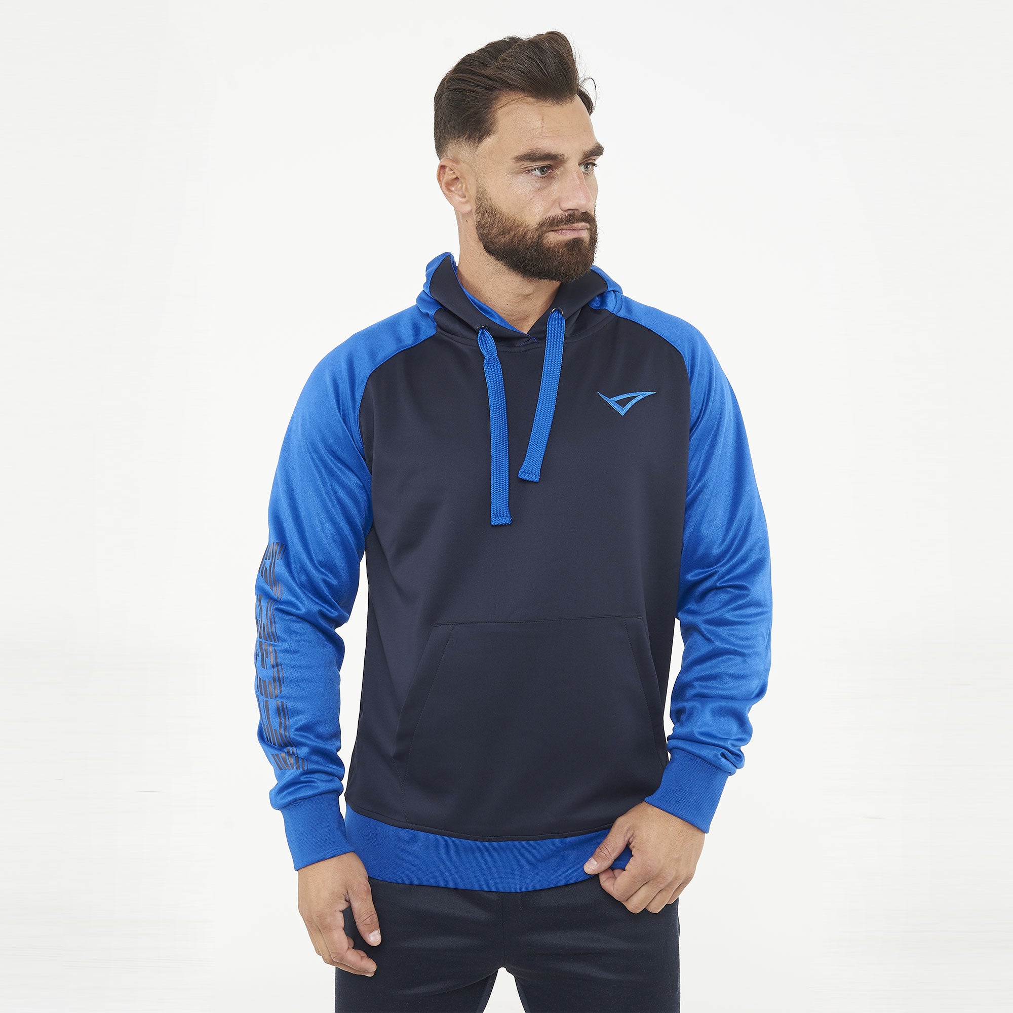Chándal deportivo completo almacenado
