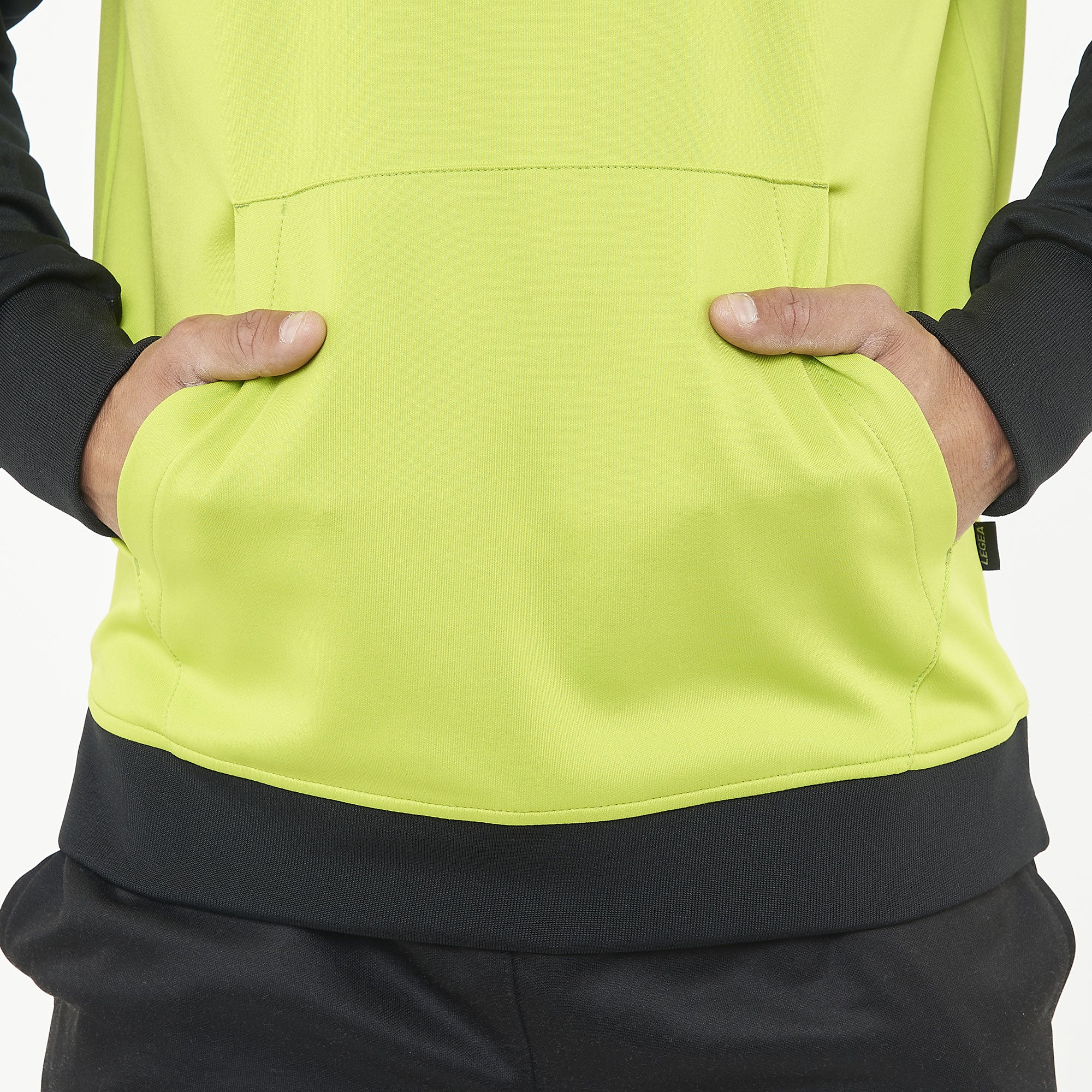 Chándal deportivo completo almacenado