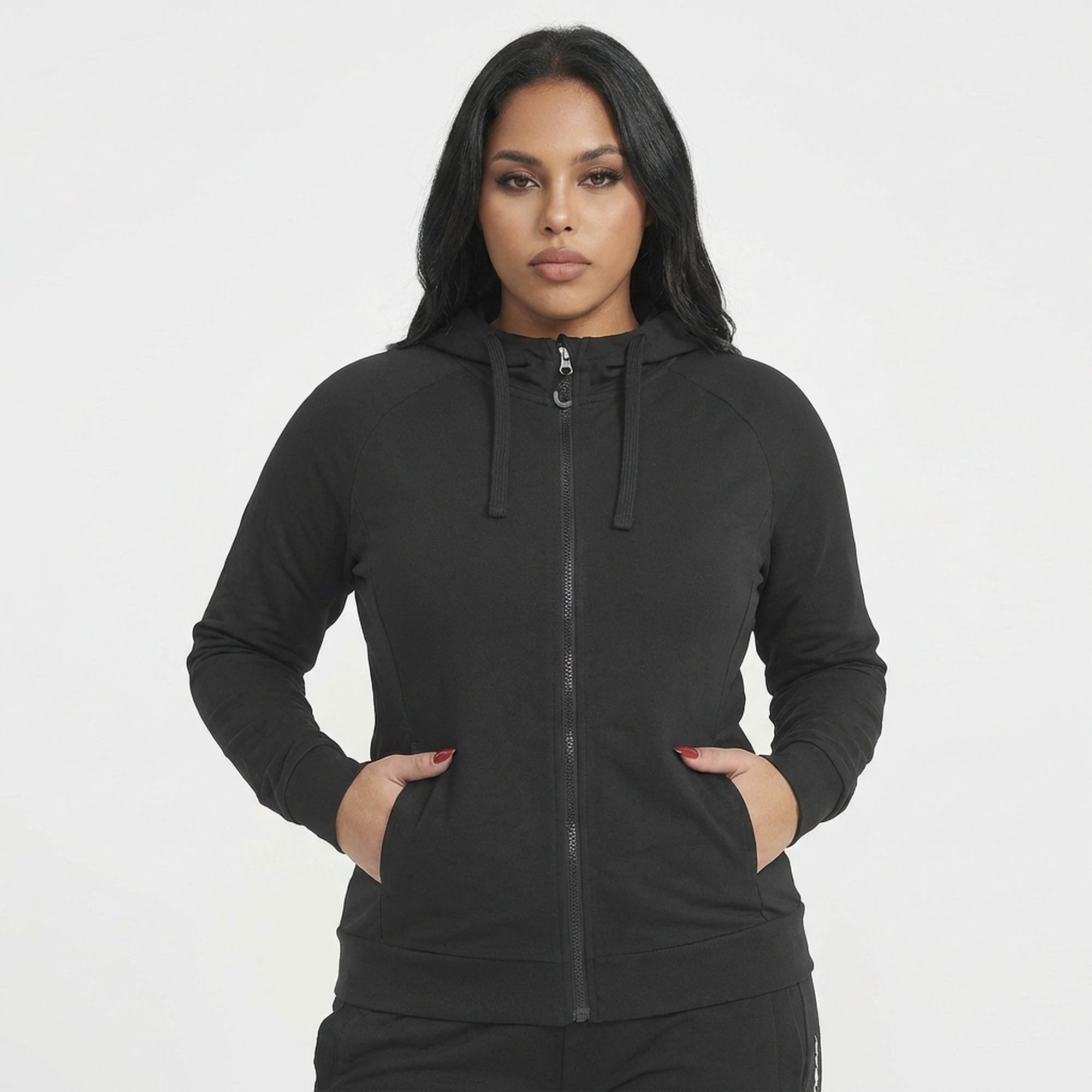 Lagano-sportsko-jakna-s-zipom-i-kapuljačom-Dair-oversize