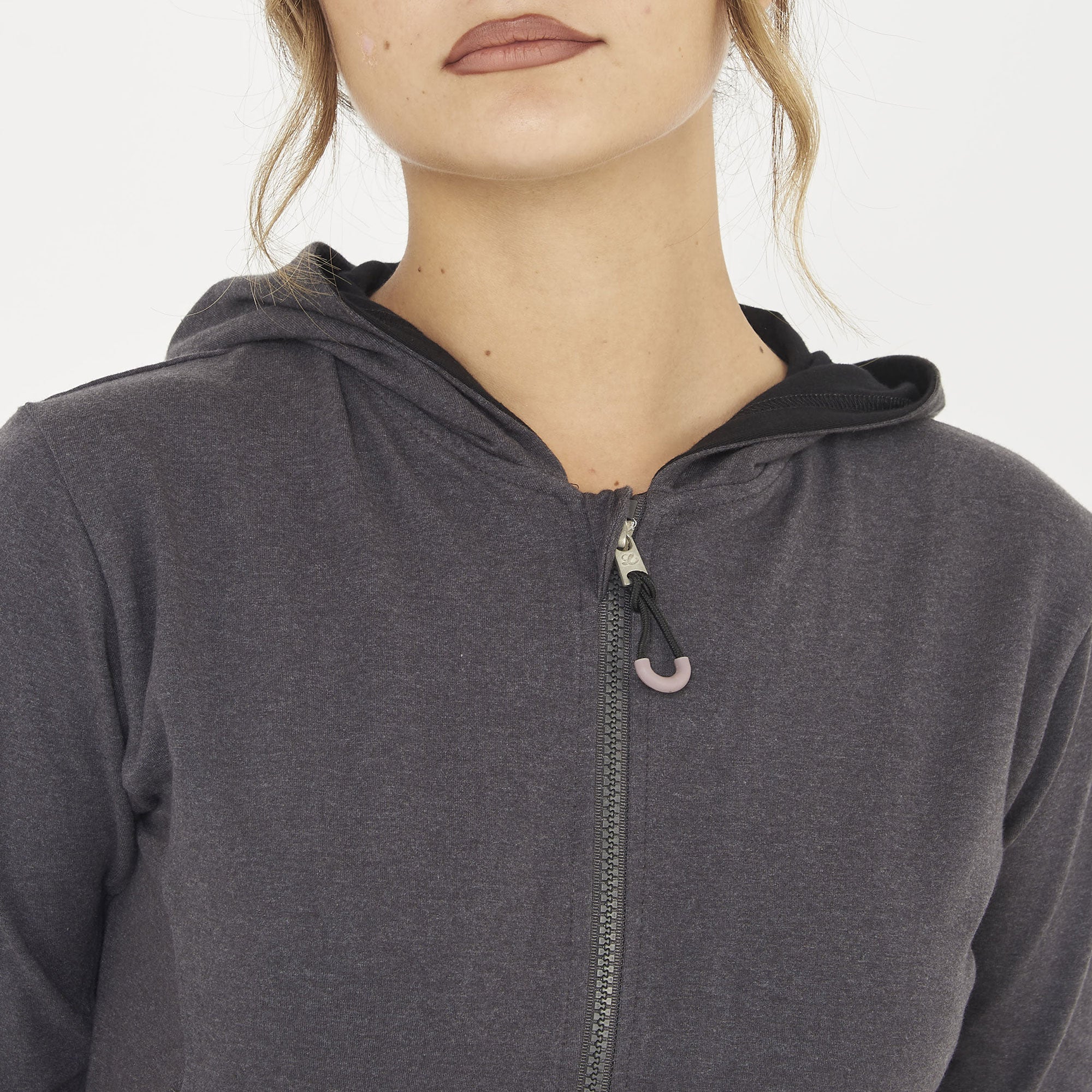 lichte-hoodie-met-rits-en-capuchon-layca
