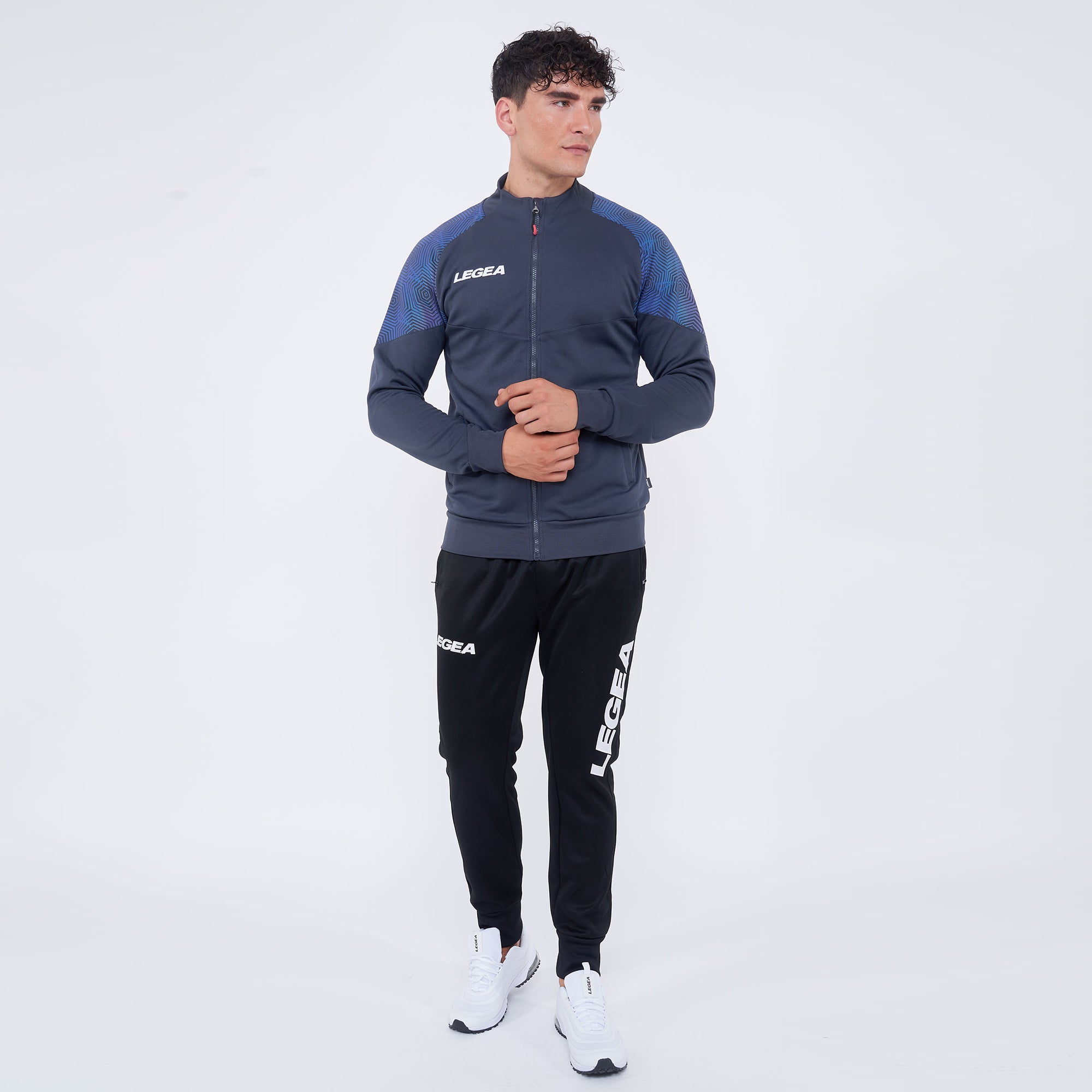 Manila running jacket, lightweight and breathable