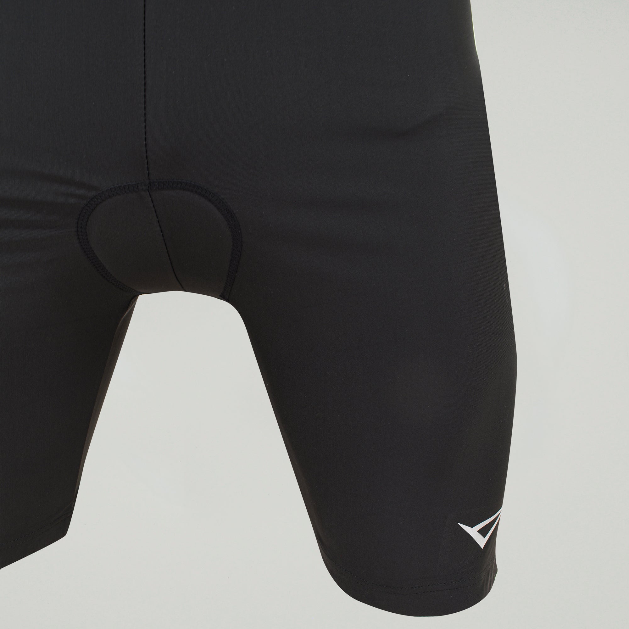 Short da spinning elasticizzati con cuciture ergonomiche