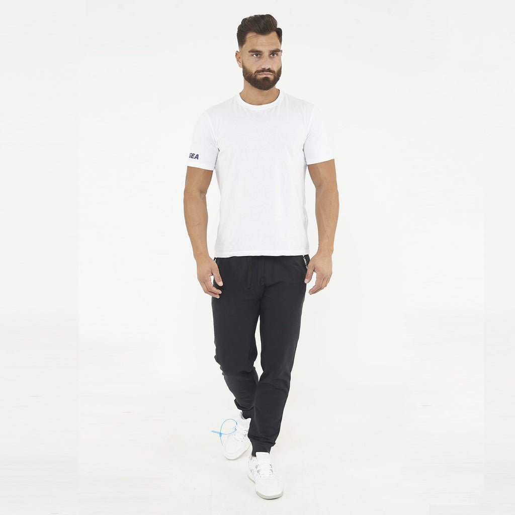 Trekking trousers with zip at the bottom of the leg