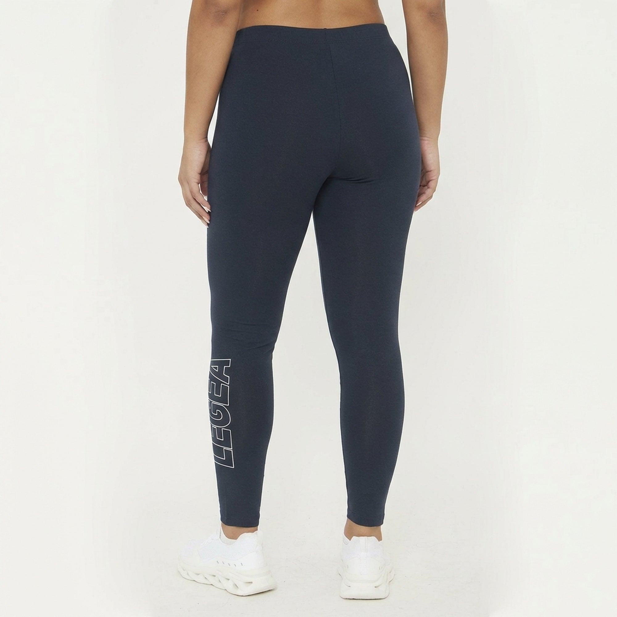 Legginsy-na-trénink-Levery-velikost-oversize
