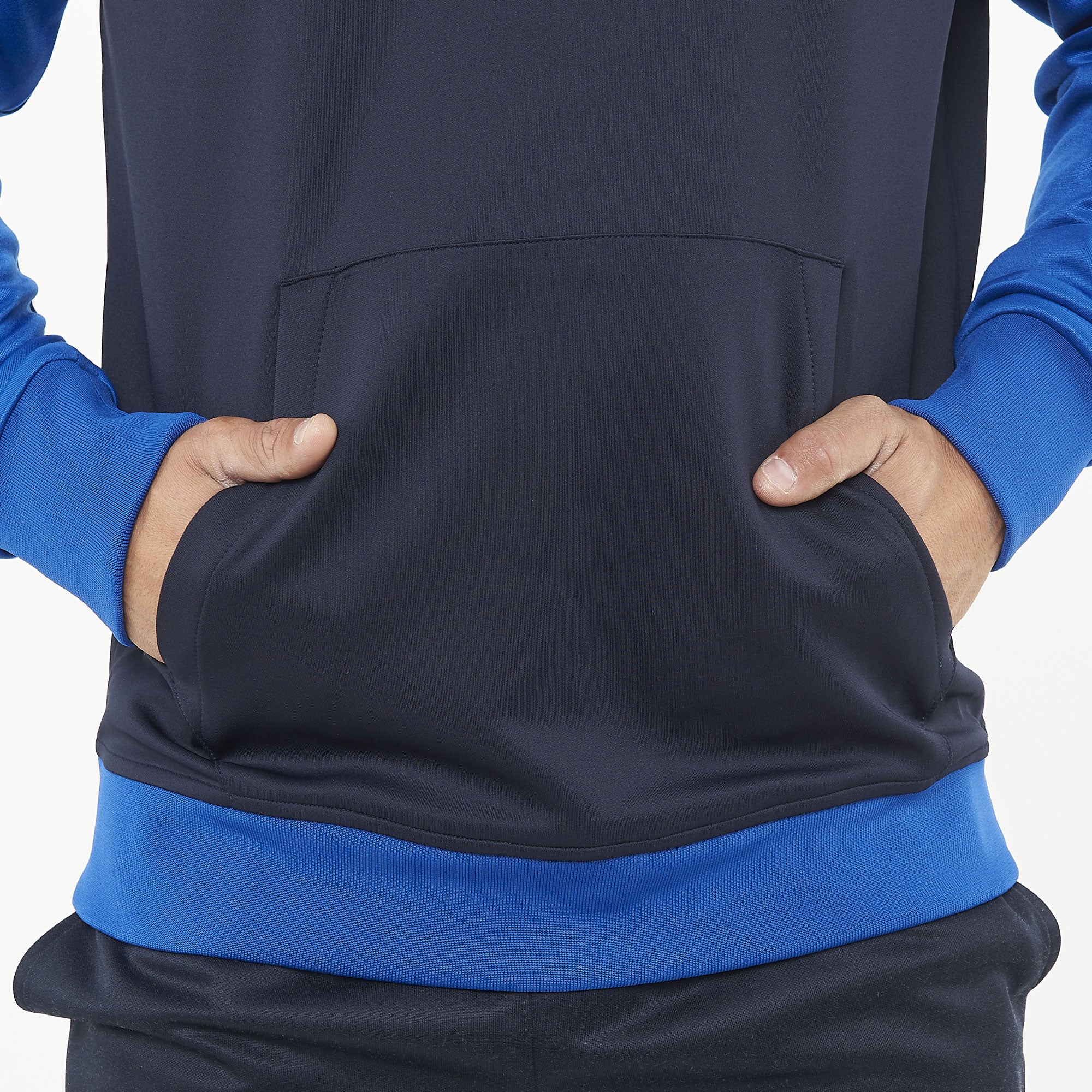 Chándal deportivo completo almacenado